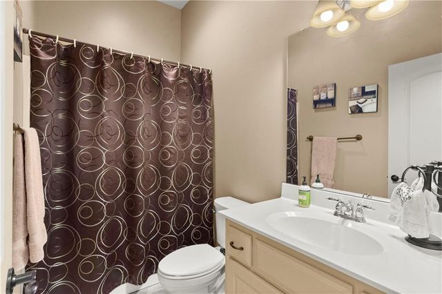 608 NE Sundown Drive, Lee's Summit, MO 64064