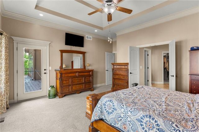 608 NE Sundown Drive, Lee's Summit, MO 64064