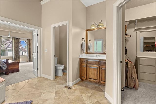 608 NE Sundown Drive, Lee's Summit, MO 64064
