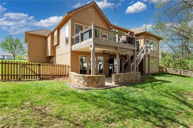 608 NE Sundown Drive, Lee's Summit, MO 64064