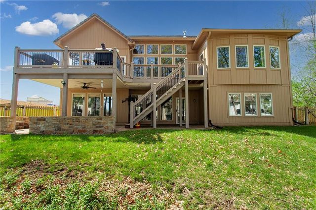 608 NE Sundown Drive, Lee's Summit, MO 64064
