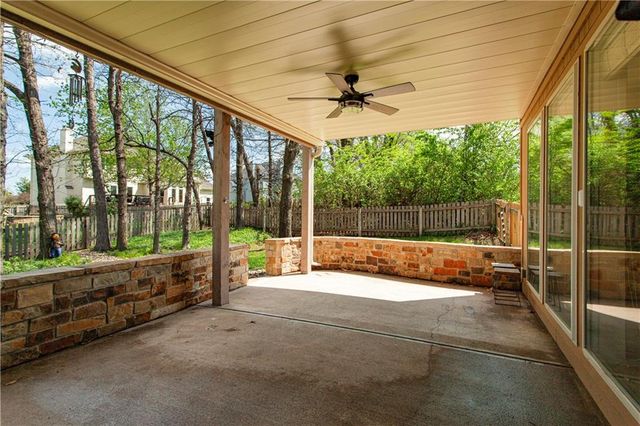 608 NE Sundown Drive, Lee's Summit, MO 64064