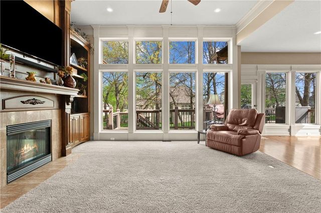 608 NE Sundown Drive, Lee's Summit, MO 64064
