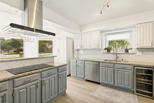 5 Rushing Creek Court, Trophy Club, TX 76262