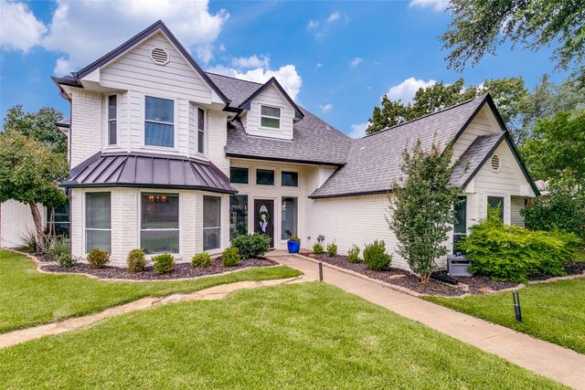 5 Rushing Creek Court, Trophy Club, TX 76262