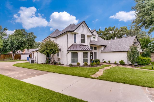 5 Rushing Creek Court, Trophy Club, TX 76262
