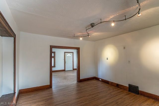 154 S Schenley Avenue, Youngstown, OH 44509