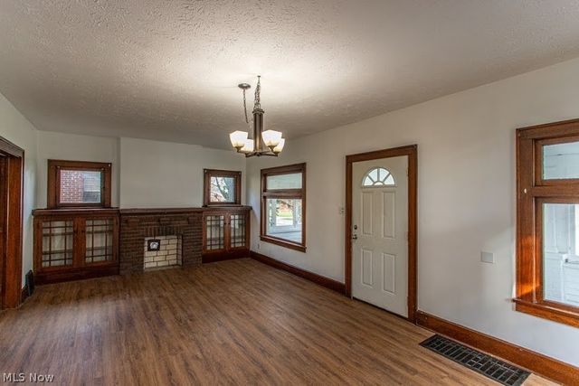 154 S Schenley Avenue, Youngstown, OH 44509