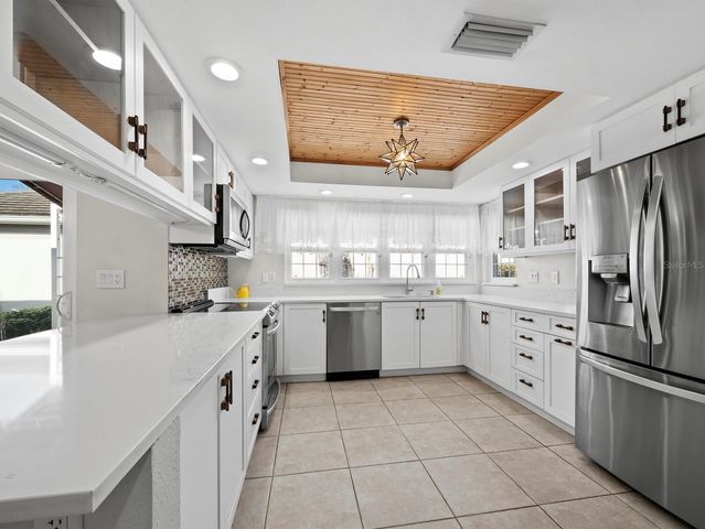 3435 WINDING OAKS DRIVE 18, Longboat Key, FL 34228