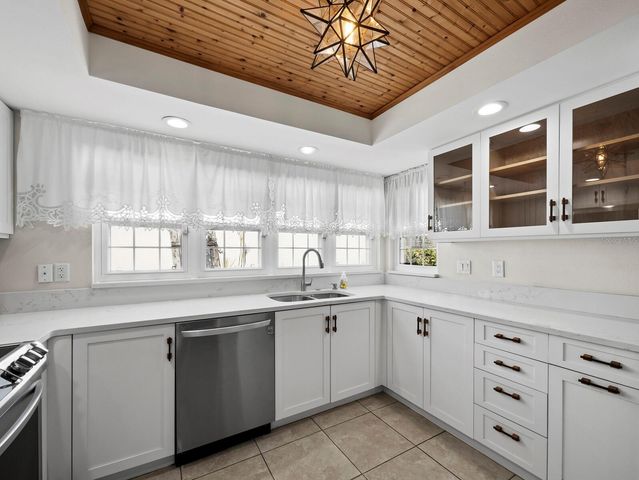 3435 WINDING OAKS DRIVE 18, Longboat Key, FL 34228