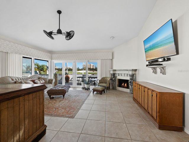 3435 WINDING OAKS DRIVE 18, Longboat Key, FL 34228