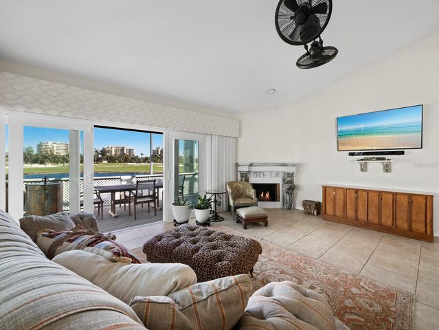 3435 WINDING OAKS DRIVE 18, Longboat Key, FL 34228