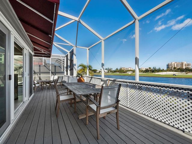 3435 WINDING OAKS DRIVE 18, Longboat Key, FL 34228