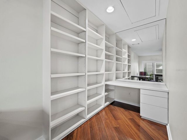 3435 WINDING OAKS DRIVE 18, Longboat Key, FL 34228