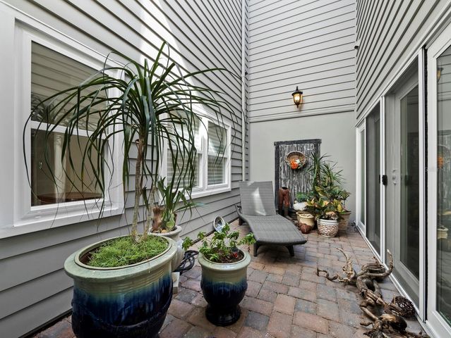 3435 WINDING OAKS DRIVE 18, Longboat Key, FL 34228