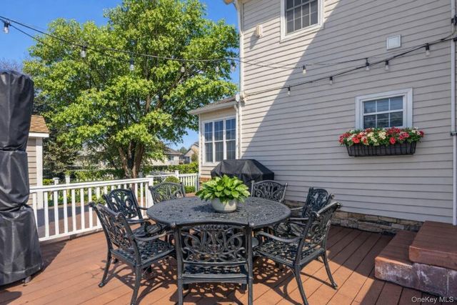 59 Purdy Lane, Amityville, NY 11701