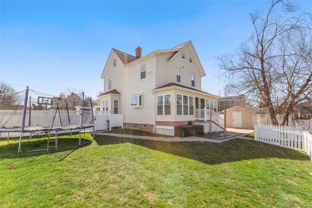 59 Purdy Lane, Amityville, NY 11701