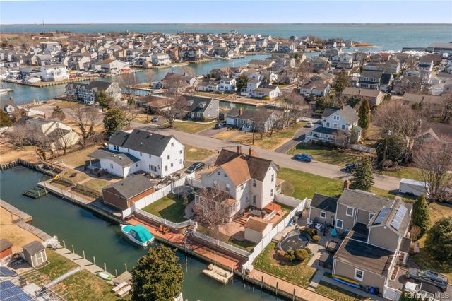 59 Purdy Lane, Amityville, NY 11701