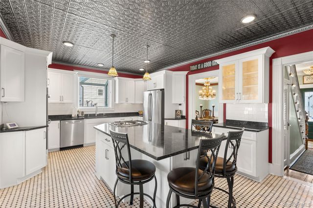 59 Purdy Lane, Amityville, NY 11701