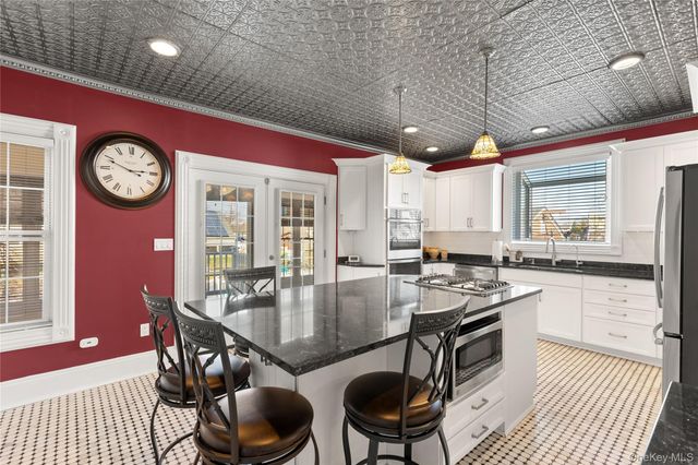 59 Purdy Lane, Amityville, NY 11701