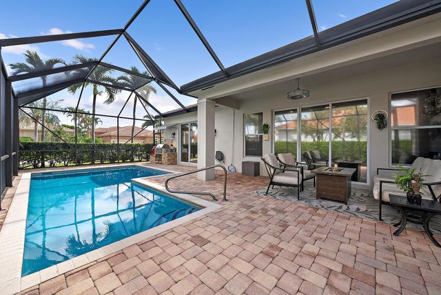 101 Casa Grande Court, Palm Beach Gardens, FL 33418