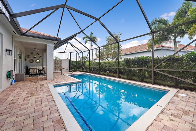 101 Casa Grande Court, Palm Beach Gardens, FL 33418