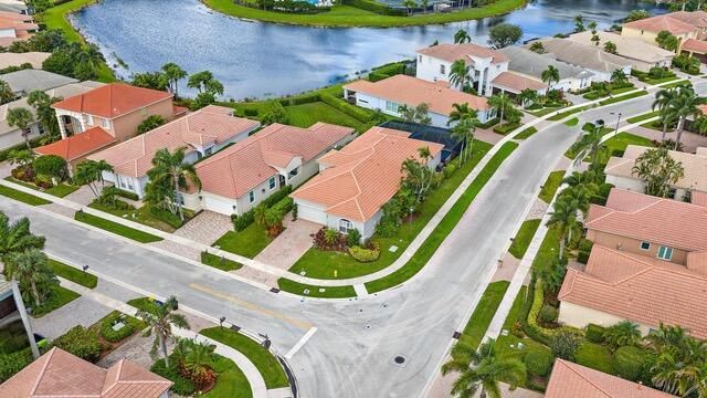101 Casa Grande Court, Palm Beach Gardens, FL 33418