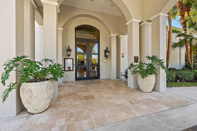 101 Casa Grande Court, Palm Beach Gardens, FL 33418