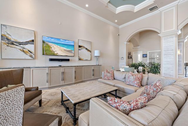 101 Casa Grande Court, Palm Beach Gardens, FL 33418