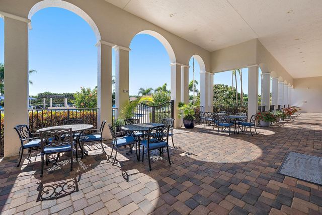101 Casa Grande Court, Palm Beach Gardens, FL 33418