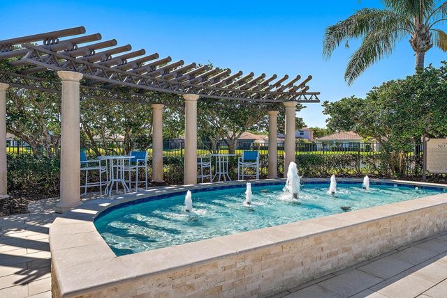 101 Casa Grande Court, Palm Beach Gardens, FL 33418