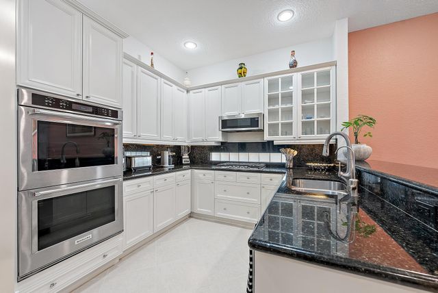 101 Casa Grande Court, Palm Beach Gardens, FL 33418