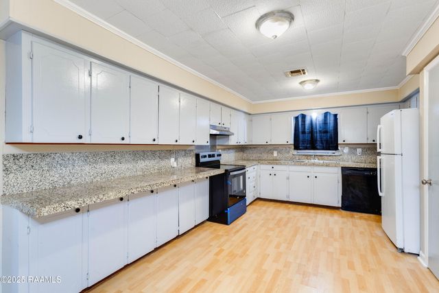 2112 Carmel Drive, Lafayette, LA 70501