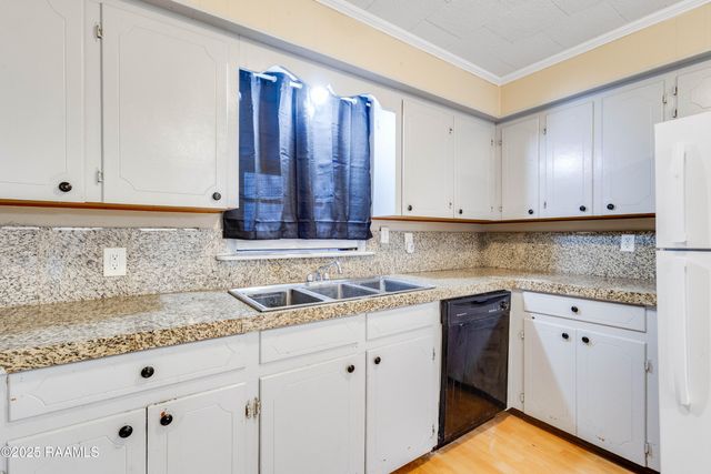 2112 Carmel Drive, Lafayette, LA 70501