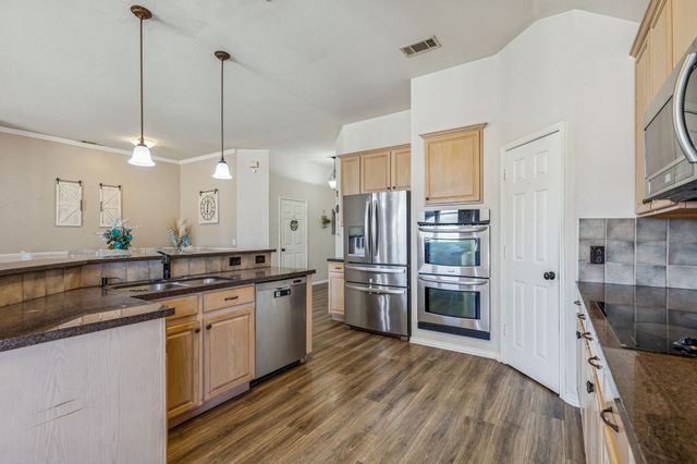 6713 Alderbrook Drive, Denton, TX 76210