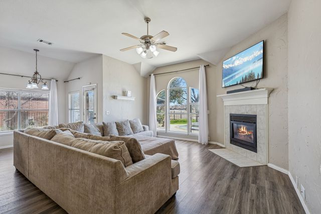 6713 Alderbrook Drive, Denton, TX 76210