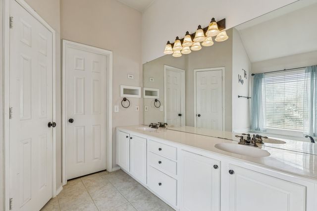 6713 Alderbrook Drive, Denton, TX 76210