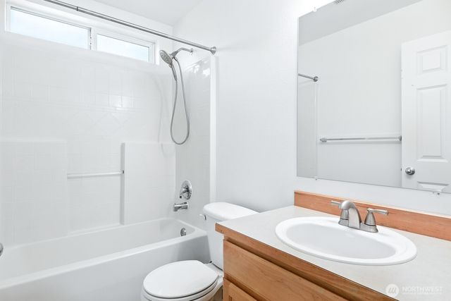 18919 Eastwood Avenue E, Puyallup, WA 98375