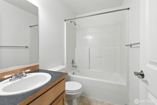 18919 Eastwood Avenue E, Puyallup, WA 98375