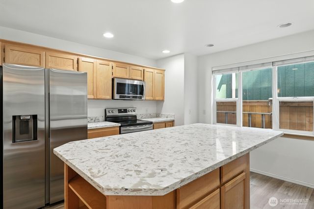 18919 Eastwood Avenue E, Puyallup, WA 98375