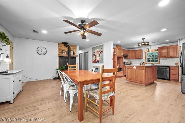 462386 E 1026 Road, Sallisaw, OK 74955