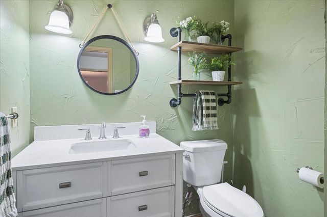 1211 Laguna Place, Carrollton, TX 75006