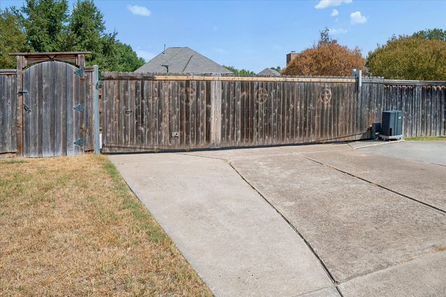 1211 Laguna Place, Carrollton, TX 75006