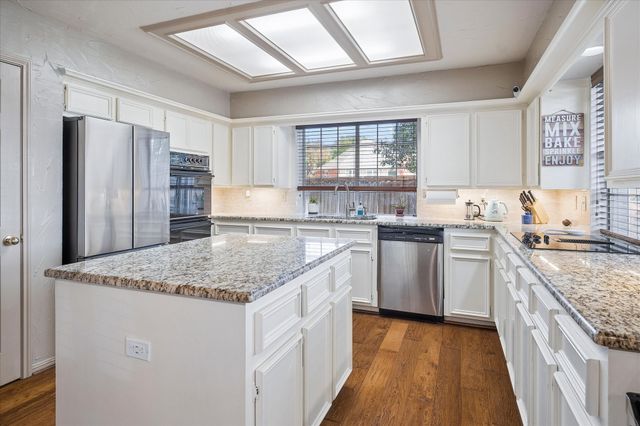 1211 Laguna Place, Carrollton, TX 75006