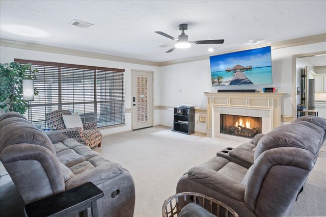 1211 Laguna Place, Carrollton, TX 75006