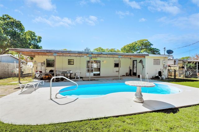 2424 1st Place, Vero Beach, FL 32962