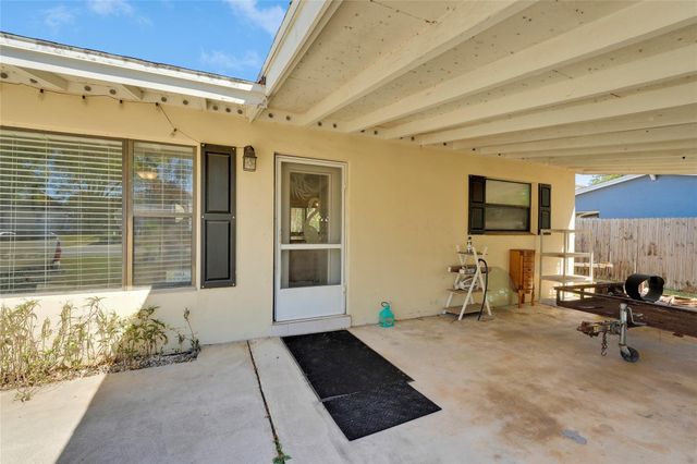 2424 1st Place, Vero Beach, FL 32962