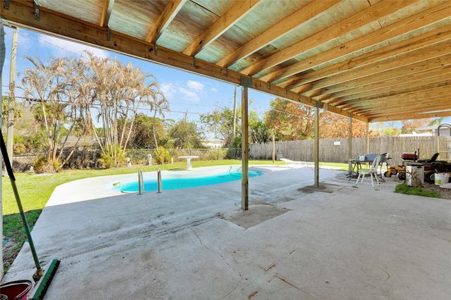 2424 1st Place, Vero Beach, FL 32962