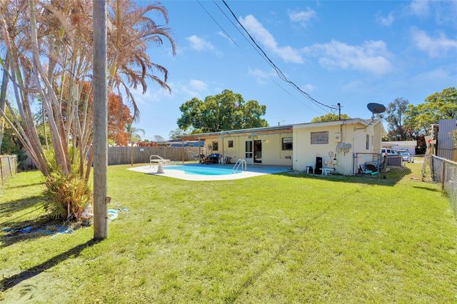 2424 1st Place, Vero Beach, FL 32962