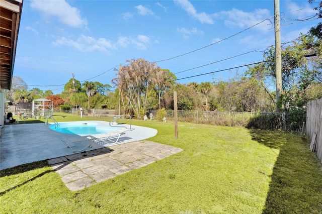 2424 1st Place, Vero Beach, FL 32962